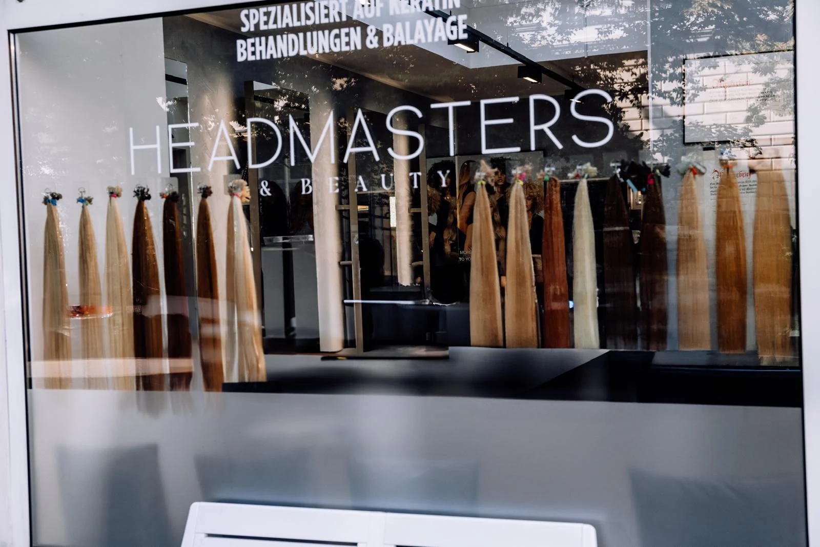 Schaufenster von Headmasters & Beauty in München Glockenbach
